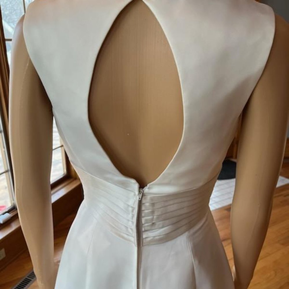 *Mon Cheri Ivory Tan Satin Sleeveless O Back Wedding Dress Bridal Gown Size 8 - Picture 3 of 14